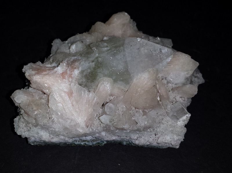 Apophyllite Crystals with pink Stilbite