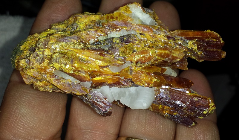 Orpiment with Calcite